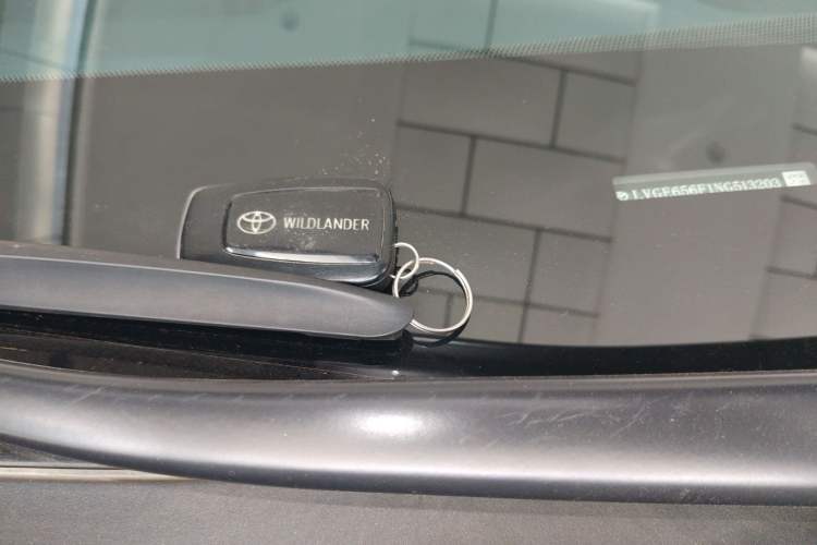 Used Toyota Wildlander 2022 2.0L CVT 4x4 Luxury PLUS Edition Vehicle Key