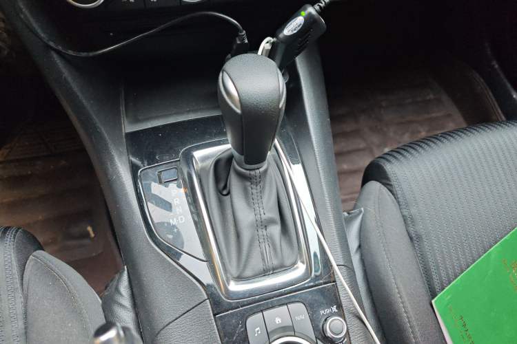 Used Mazda 3 Axela 2016 Sedan 1.5L Automatic Luxury Model