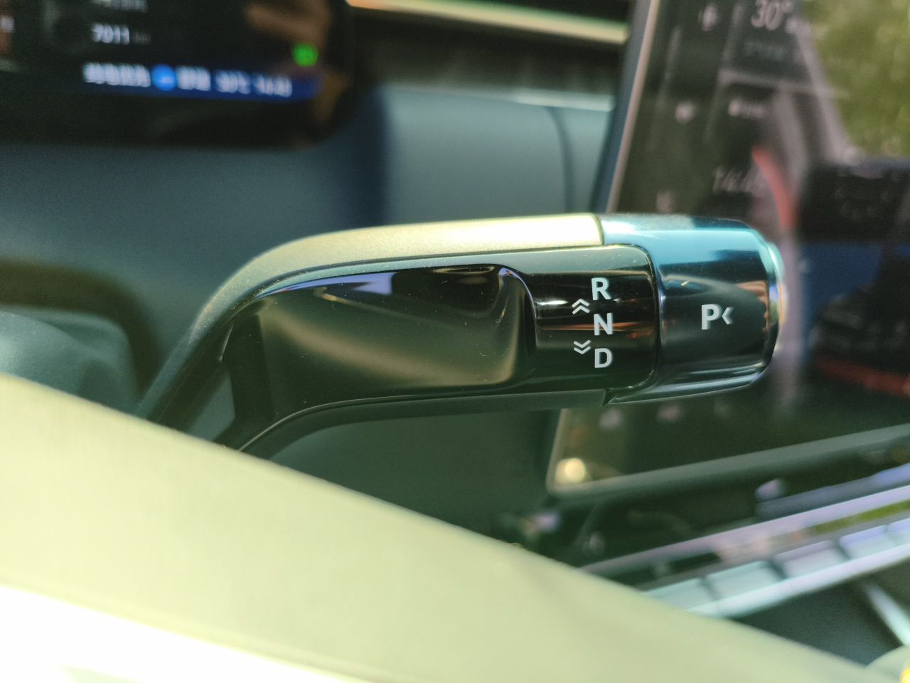 Zeekr 9X 2025 Moon Black Edition 70kWh — снимка 14