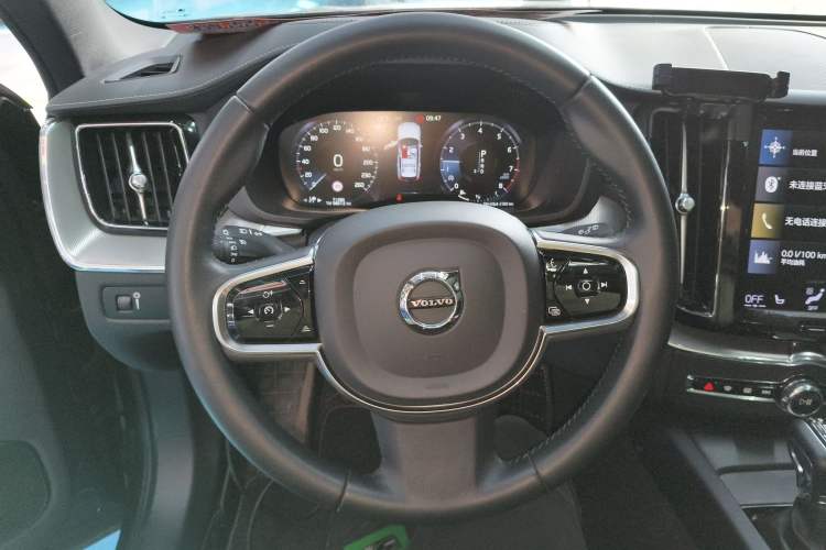 Used Volvo XC60 2021 T5 4x4 Smart Luxury Edition