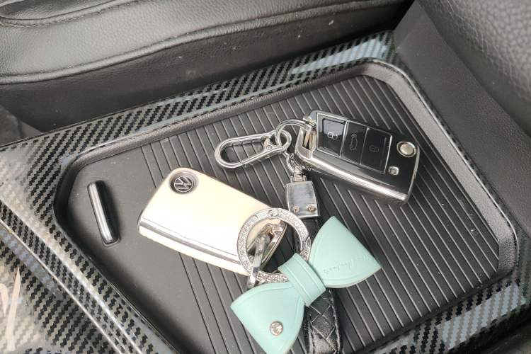 Used Volkswagen Tiguan L 2023 Facelift 380TSI Automatic All-Wheel Drive R-Line Flagship 7-Seater