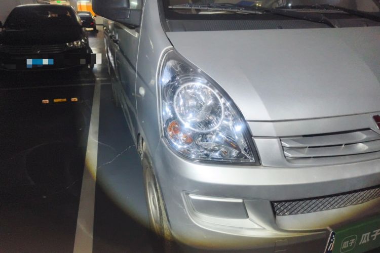 Used Wuling Rongguang S 2021 1.2L Base Model 5-Seater LSI Right Front Headlight