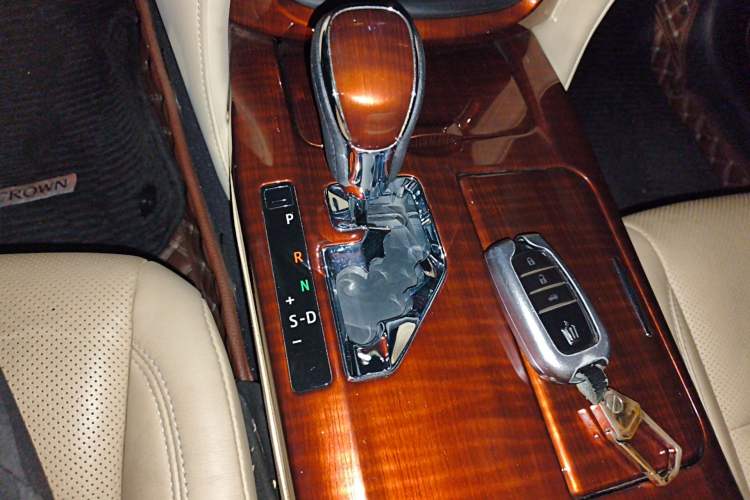 Used Toyota Crown 2015 2.0T Fashion Edition