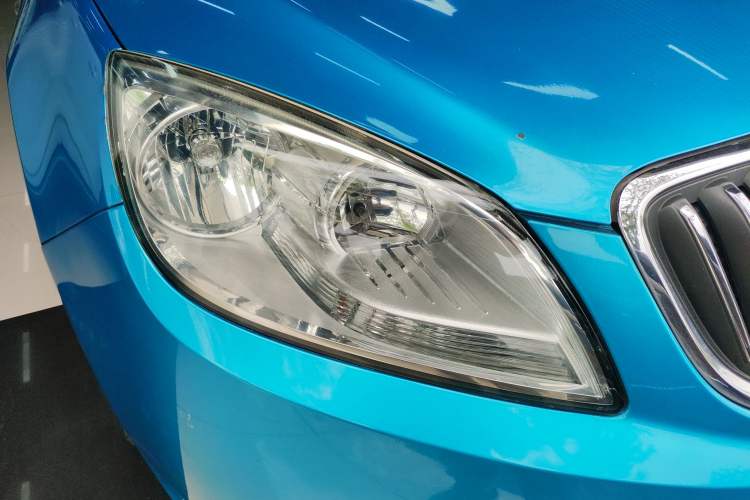 Used Buick GT 2012 GT 1.6L Automatic Fashion Edition Right Front Headlight