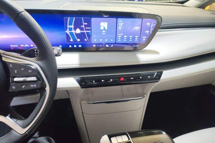 Used Buick GL8 New Energy 2024 Lu Zun Deluxe Edition 7-Seater Audio And AC Panel