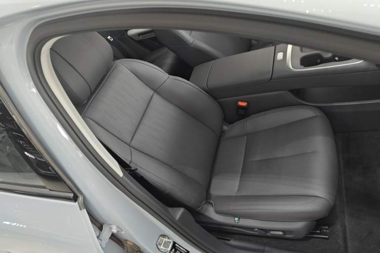 Used Leapmotor B01 2025 550 LiDAR Edition
