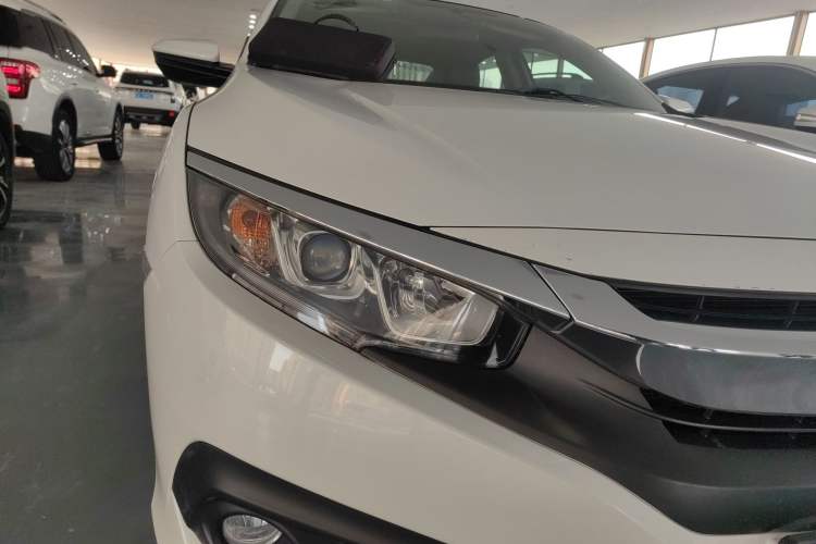 Used Honda Civic 2016 220TURBO CVT Luxury Edition
