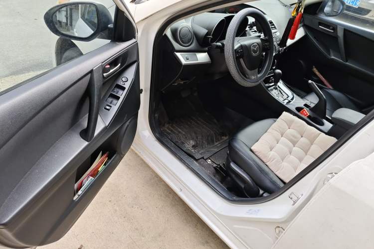 Used Mazda 3 2015 Sedan 1.6L Automatic Elite Model Driver Seat