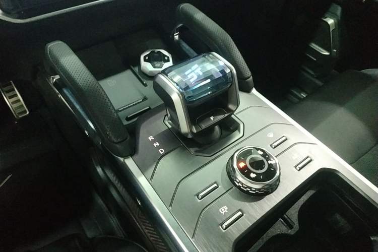 Used JETOUR Shanhai Traveler C-DM 2024 C-DM 208KM Mountain & Wilderness Edition Gear Lever