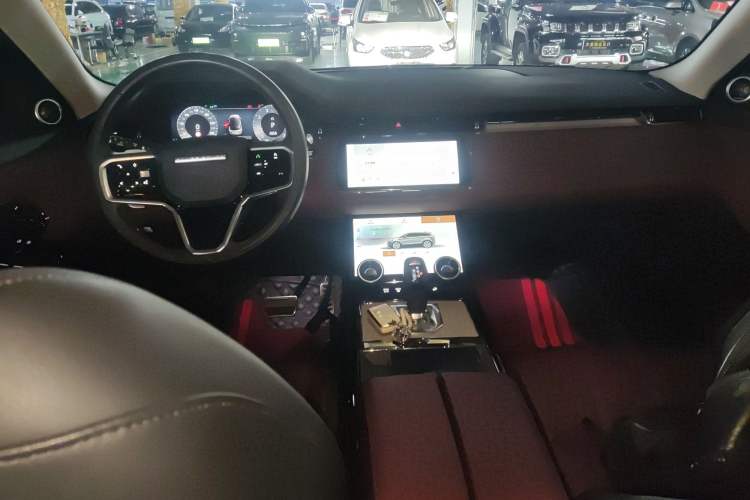 Used Land Rover Range Rover Evoque 2023 Aurora L 249 PS Luxury Edition
