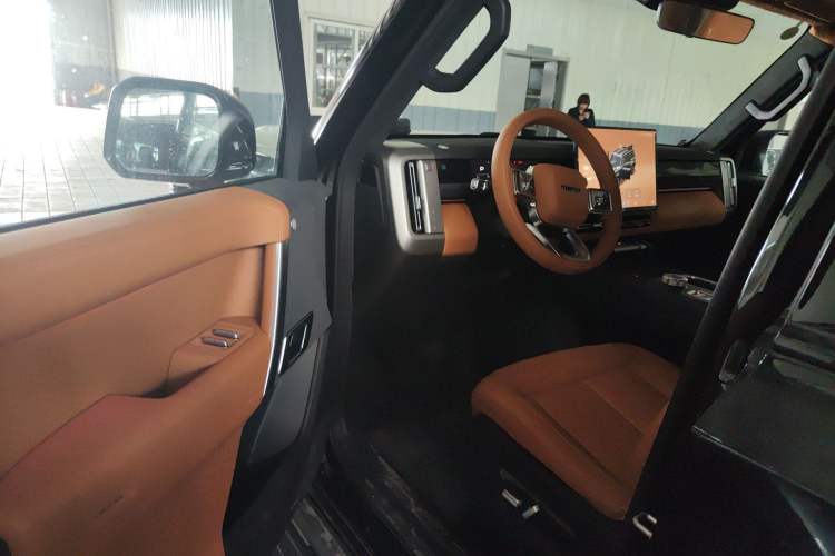 Used iCAR V27 2026 Model 200KM Four-Wheel Drive Falcon 500