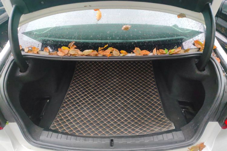 Used BMW 3 Series 2023 325i M Sport Night Edition Package Trunk