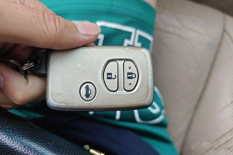 Used Toyota Crown 2010 2.5L Royal Leather Sunroof Edition Vehicle Key