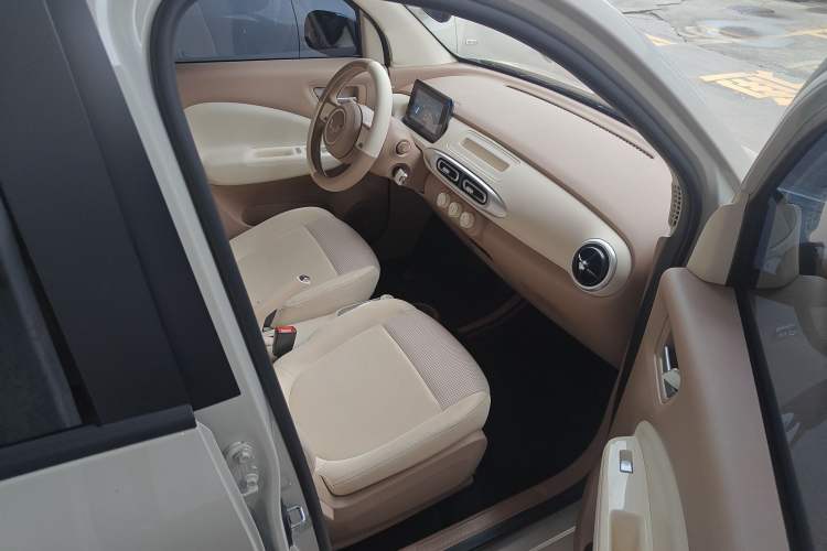 Used Wuling Hongguang MINIEV 2025 Four-Door Version Advanced Edition Right Front Seat