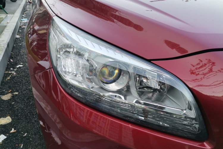 Used Chevrolet Malibu 2013 2.0L Automatic Luxury Edition Right Front Headlight