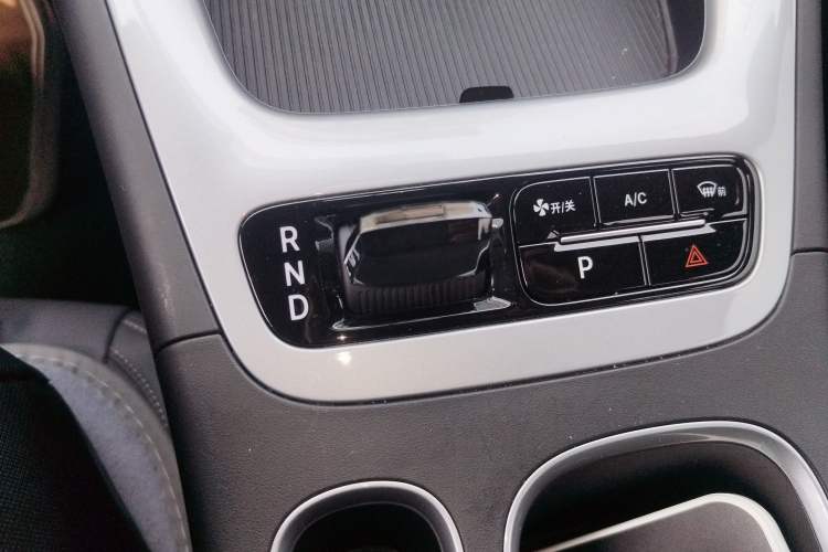 Used Geely Galaxy Geome 2025 310km Youth Edition Gear Lever