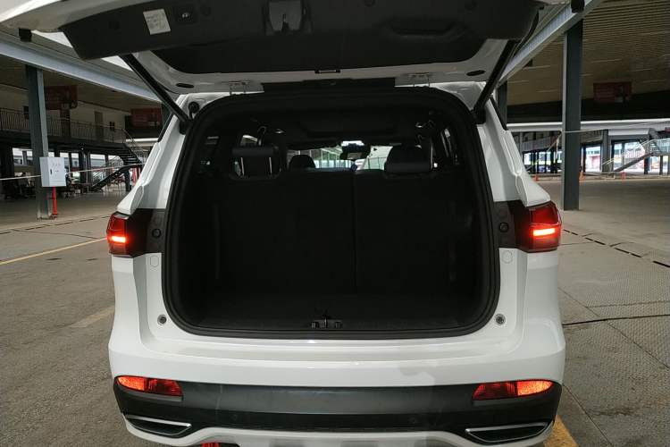 Used Oshan COS1 2018 1.5T Automatic Smart 7-Seater