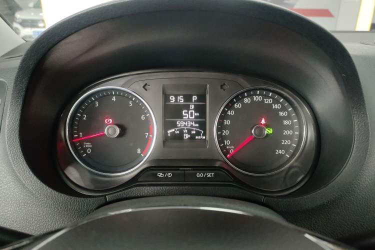 Used Volkswagen Polo 2016 1.6L Automatic Comfort Model
