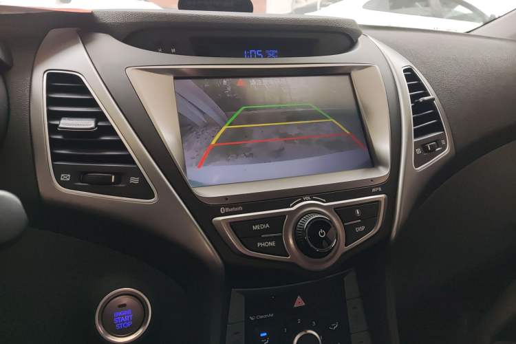 Used Hyundai Elantra (5th Generation / Langdong) 2016 1.6L Automatic Prestige Model Audio And AC Panel