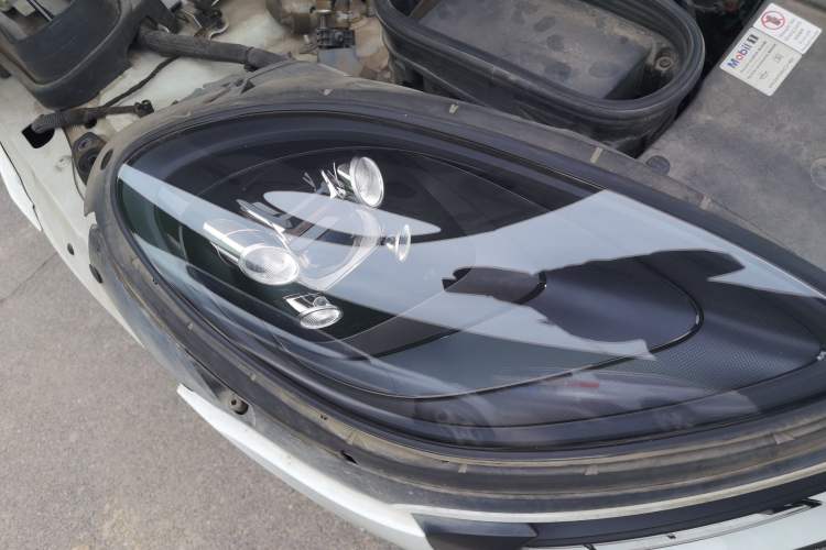 Used Porsche Macan 2021 Macan 2.0T Right Front Headlight
