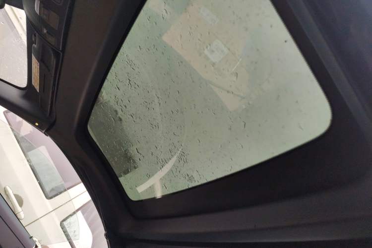 Used Mercedes-Benz SLK-Class 2011 SLK 200 Fashion Model Headliner