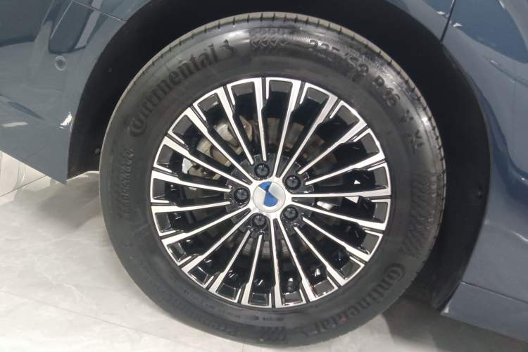 Used Denza D9 2022 DM-i 970 Four-Wheel Drive Flagship Model