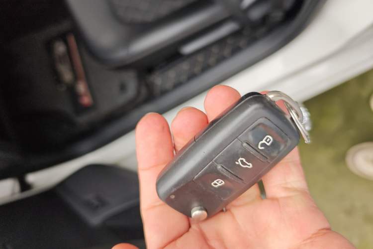 Used Skoda Rapid 2018 1.4L Manual Comfort Edition Vehicle Key