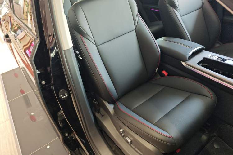 Used Hongqi HS7 PHEV 2025 Model 2.0T PHEV Two-Wheel Drive Qi Xiang Edition 6-Seater