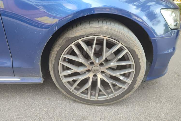 Used Audi A6L 2018 30th Anniversary Edition TFSI Trendy Model Right Front Wheel Hub