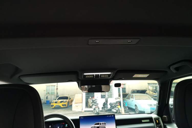 Used iCAR V23 2026 Model 550 Two-Wheel Drive Super Sports Edition Headliner