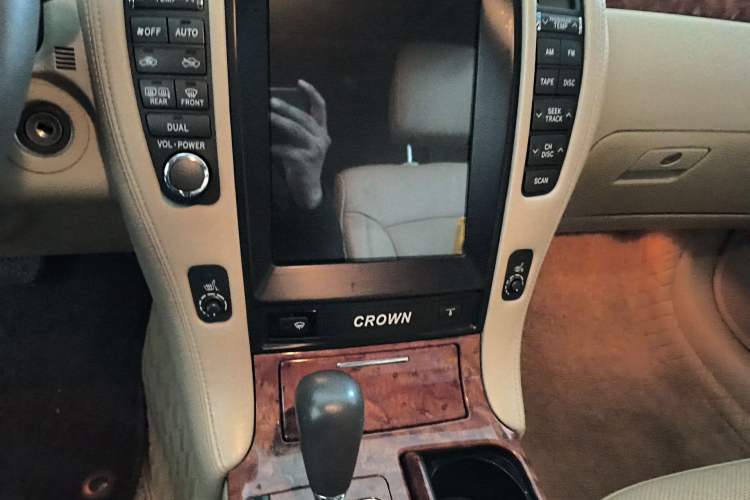 Used Toyota Crown 2007 2.5L Royal Navigation Edition Audio And AC Panel