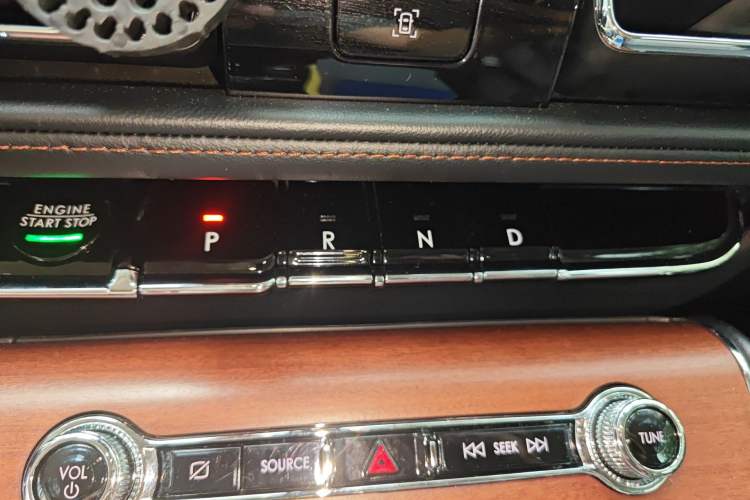 Used Lincoln Aviator 2020 3.0T V6 Four-Wheel Drive Premium Edition Gear Lever