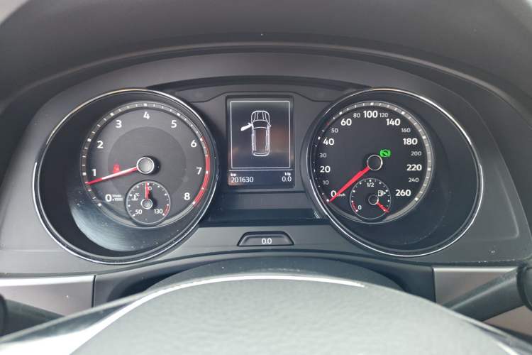 Used Volkswagen Teramont 2017 330TSI Two-Wheel-Drive Luxury Edition Instrument Cluster