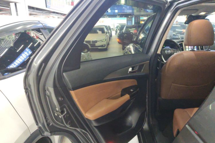 Used Changan CS95 2017 2.0T Two-Wheel Drive Zhituo Edition
