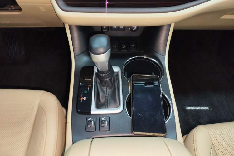 Used Toyota Highlander 2018 2.0T Four-Wheel Drive Prestige Version 7 Seats China VI Standard
