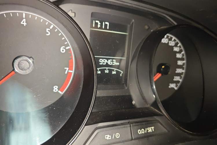 Used Volkswagen Lavida 2017 1.6L Automatic Fashion Edition Odometer Close Up