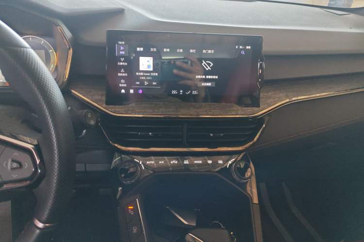 Used Lynk & Co 06 2020 1.5T JinPro model
