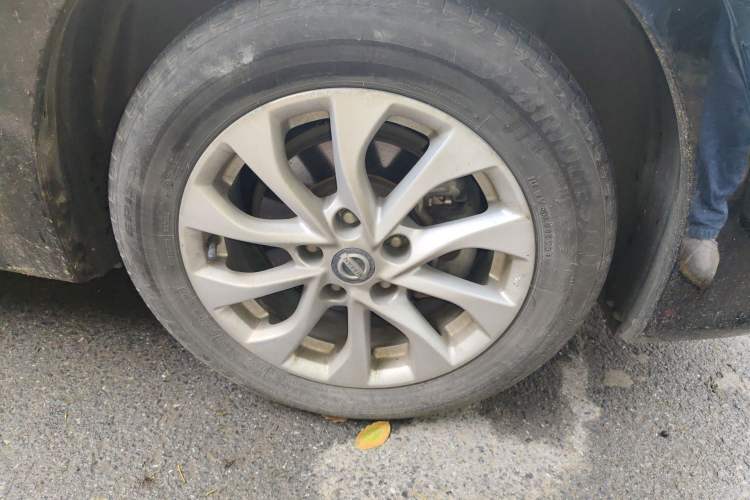 Used Nissan Sylphy 2016 1.6 XL Manual Luxury Edition Right Front Wheel Hub