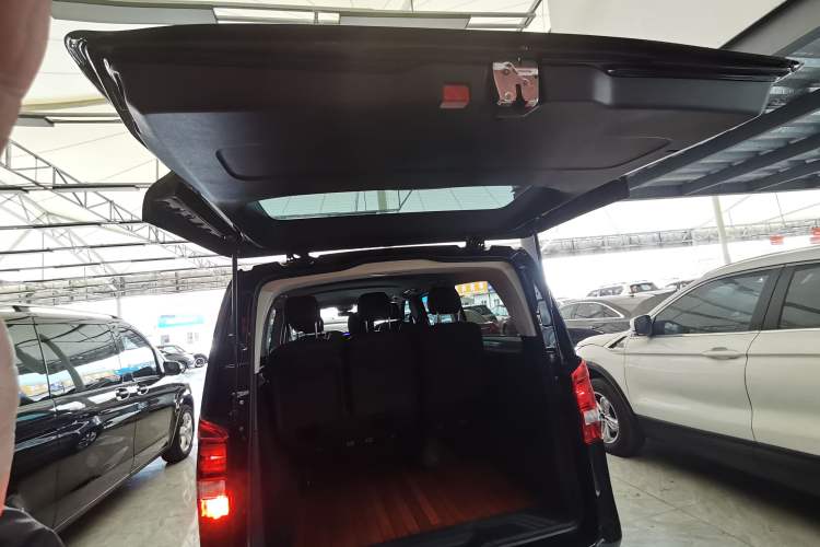 Used Mercedes-Benz Vito 2021 2.0T Elite Version 7 Seats
