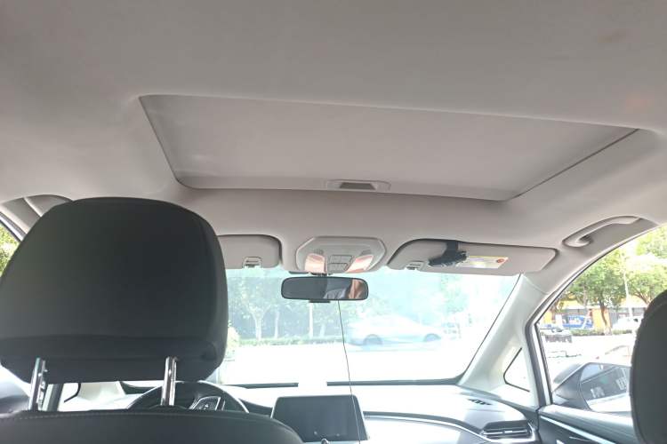 Used SAIC MAXUS EUNIQ 5 2020 1.3T PLUG-IN Elite Edition
