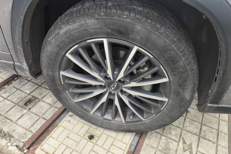 Used Chery Tiggo 8 PRO 2024 Champion Edition 290T Two-Wheel Drive Shining Version 7 Seats Right Front Wheel Hub