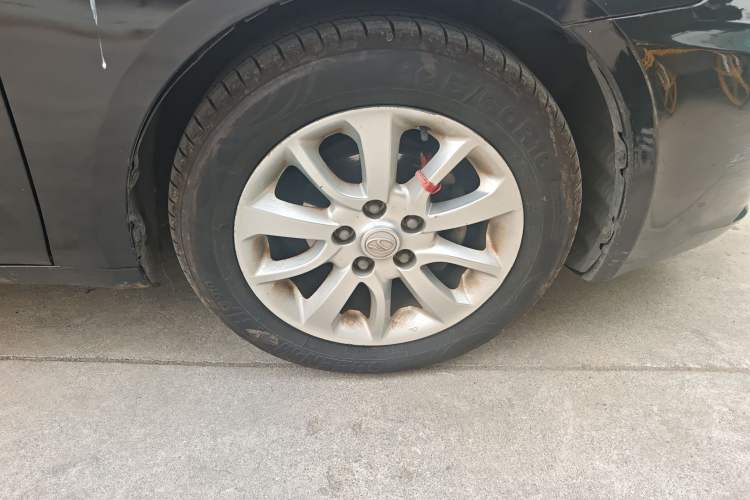 Used Soueast V5 Lingzhi 2012 1.5L Manual Comfort Edition Right Front Wheel Hub