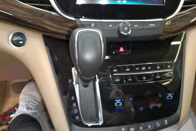 Used Buick GL8 2017 ES 28T Flagship Model China V Standard
