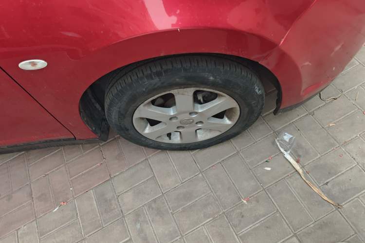 Used Venucia R50 2012 1.6L Automatic Prestige Edition