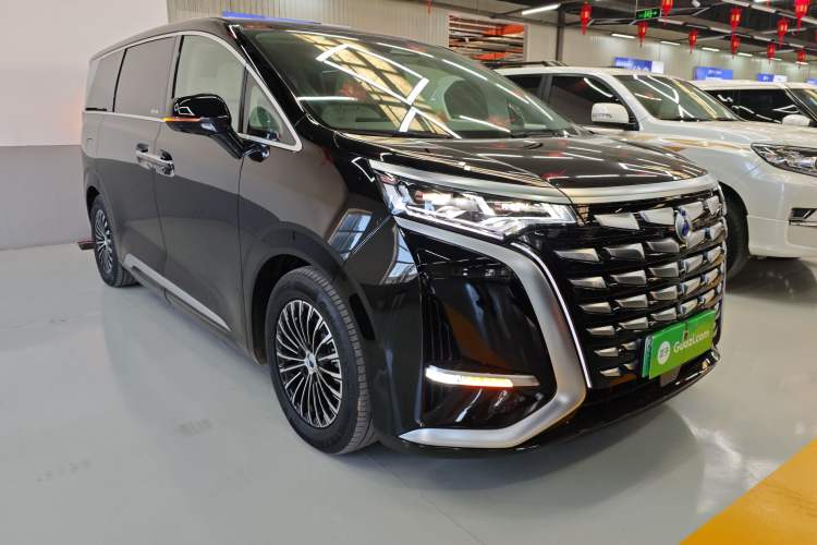 Used Denza D9 2022 DM-i 970 Four-Wheel Drive Flagship Model
