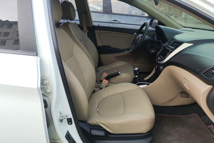 Used Hyundai Verna (older generation) 2016 1.4L Manual Smart GLS Trim
