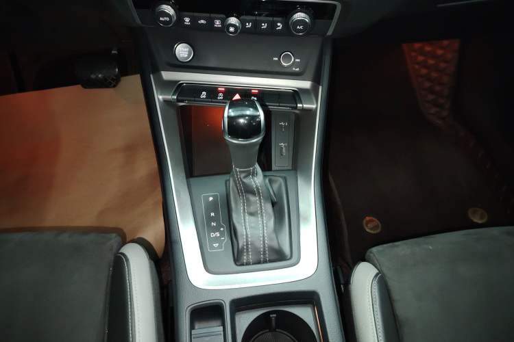 Used Audi Q3 2019 35 TFSI Fashion Dynamic Model
