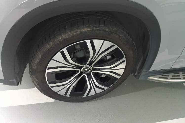 Used Mercedes-Benz EQE SUV 2023 350 4MATIC Luxury Edition Left Front Wheel Hub