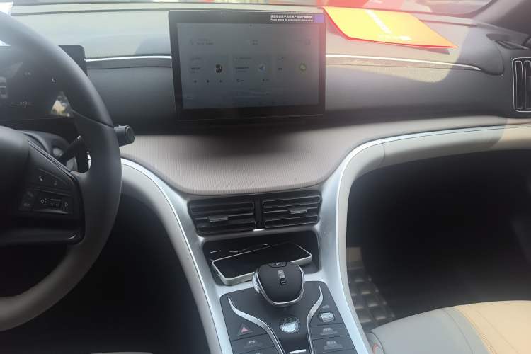 Used BYD Song Pro New Energy 2024 HONOR Edition DM-i 71KM Navigation Model