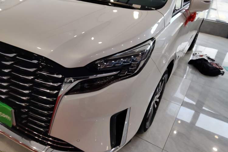 Used Buick GL8 2023 ES Lu Zun Deluxe and Yue Edition
